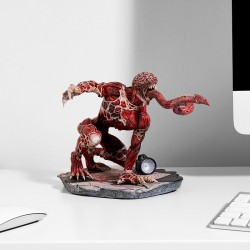 RE_Licker_Figure_Lifestyle_2.jpg